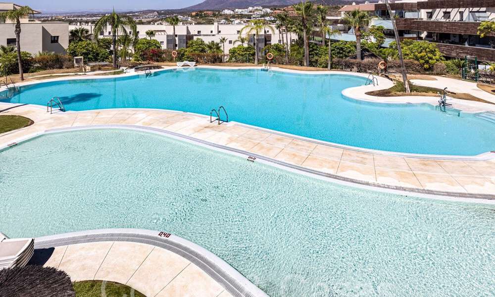 Moderno apartamento en venta en el prestigioso 5* Golf Resort Los Flamingos en la Nueva Milla de Oro, Marbella - Benahavís 71688