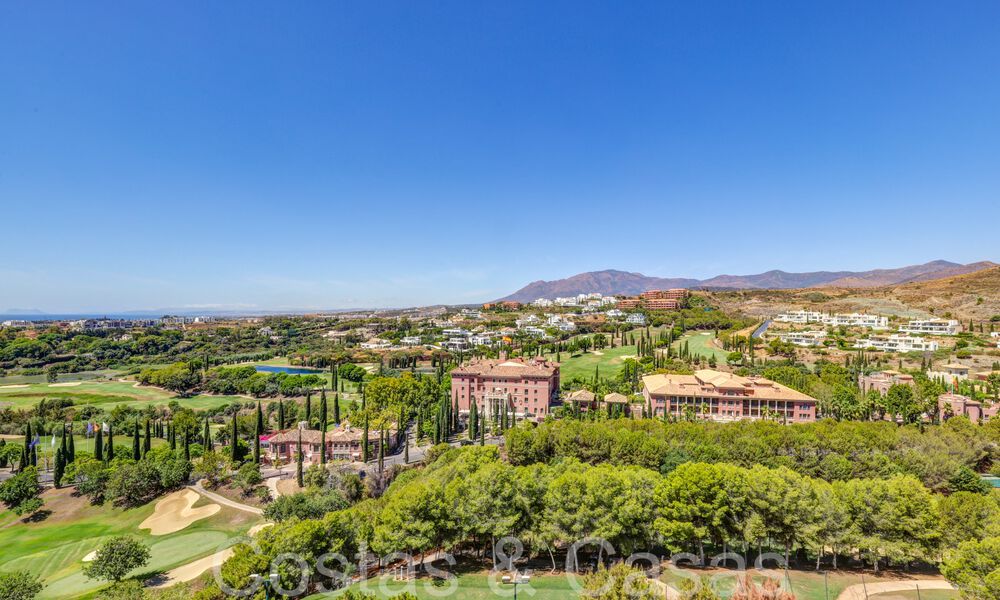 Moderno apartamento en venta en el prestigioso 5* Golf Resort Los Flamingos en la Nueva Milla de Oro, Marbella - Benahavís 71714