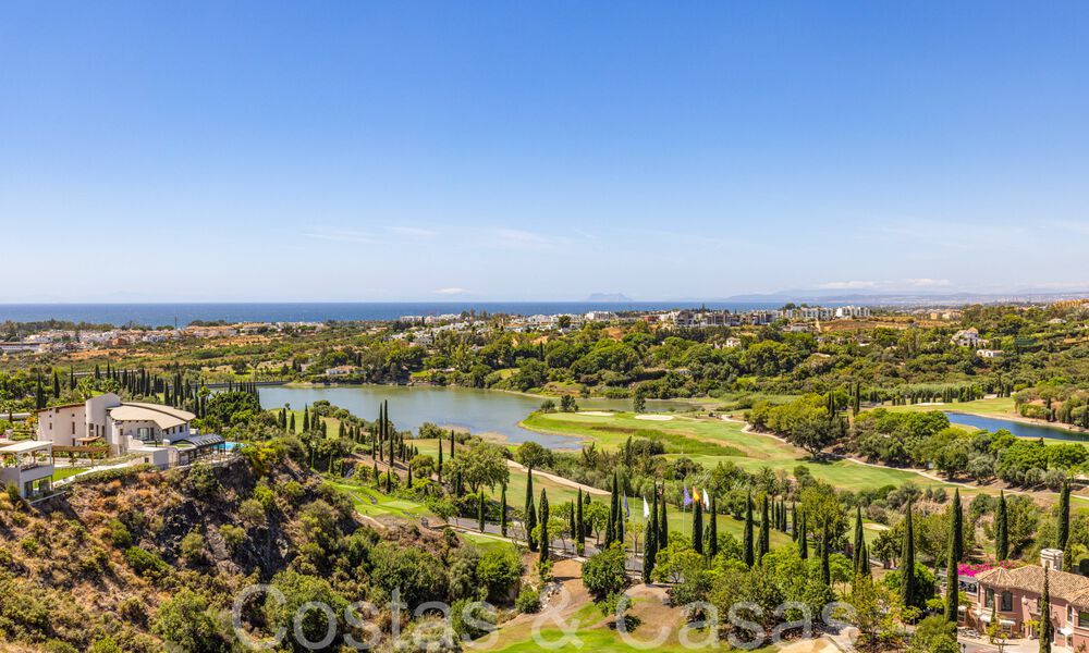 Moderno apartamento en venta en el prestigioso 5* Golf Resort Los Flamingos en la Nueva Milla de Oro, Marbella - Benahavís 71725