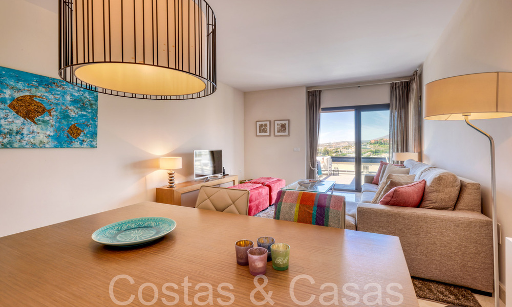 Moderno apartamento en venta en el prestigioso 5* Golf Resort Los Flamingos en la Nueva Milla de Oro, Marbella - Benahavís 71730