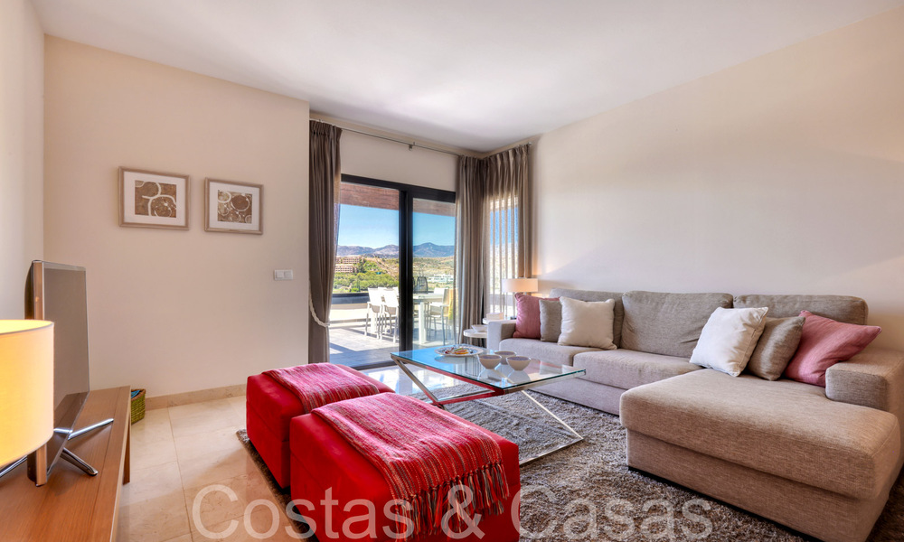 Moderno apartamento en venta en el prestigioso 5* Golf Resort Los Flamingos en la Nueva Milla de Oro, Marbella - Benahavís 71732