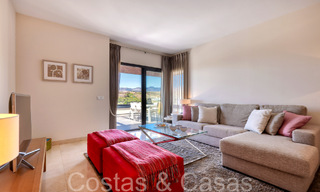 Moderno apartamento en venta en el prestigioso 5* Golf Resort Los Flamingos en la Nueva Milla de Oro, Marbella - Benahavís 71732 