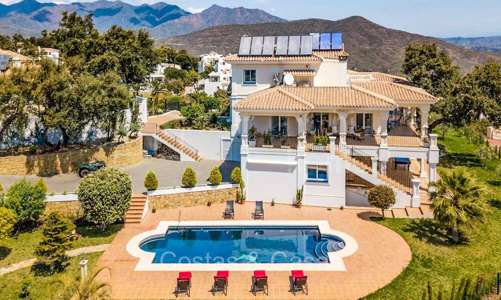 Majestuosa villa de estilo mediterráneo en venta, con vistas al mar, en un entorno natural al este de Marbella centro 72162