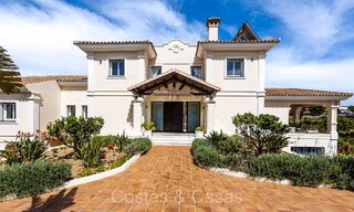 Majestuosa villa de estilo mediterráneo en venta, con vistas al mar, en un entorno natural al este de Marbella centro 72169 