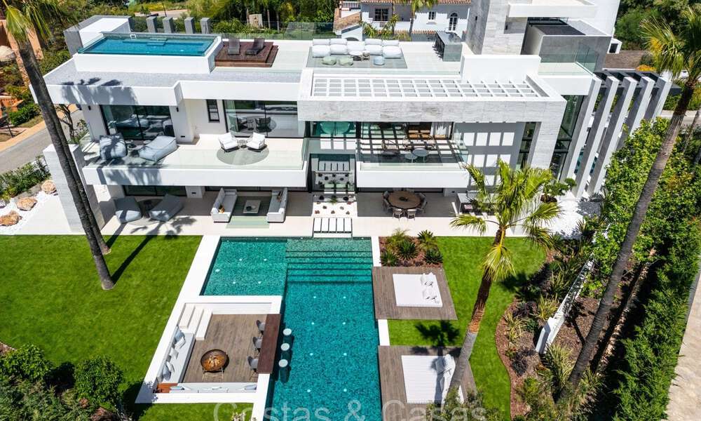 Impresionante villa de diseño contemporáneo en venta en Nueva Andalucía, Marbella 72201