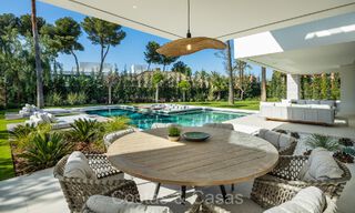 Impresionante villa de diseño contemporáneo en venta en Nueva Andalucía, Marbella 72206 