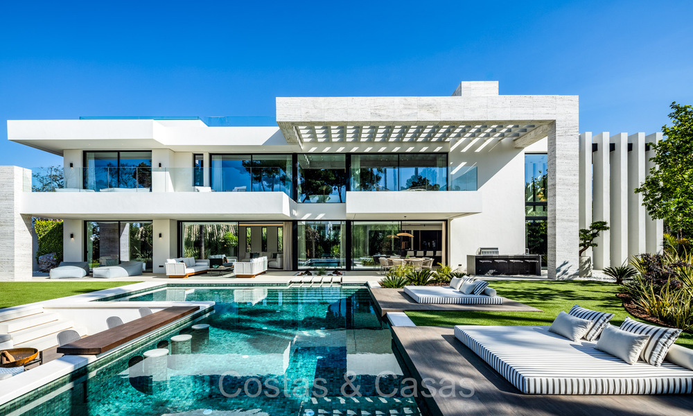 Impresionante villa de diseño contemporáneo en venta en Nueva Andalucía, Marbella 72208