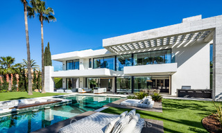 Impresionante villa de diseño contemporáneo en venta en Nueva Andalucía, Marbella 72209 