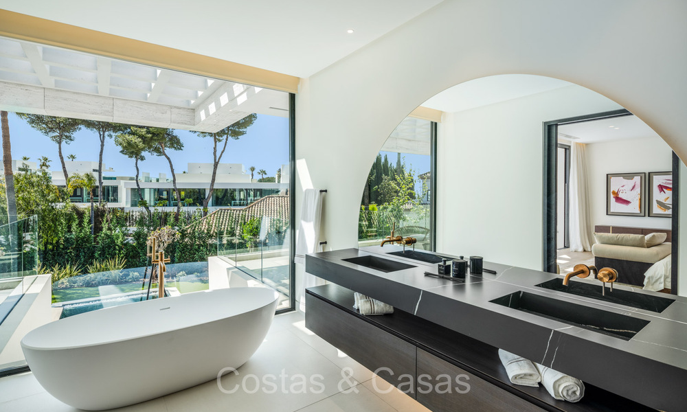 Impresionante villa de diseño contemporáneo en venta en Nueva Andalucía, Marbella 72212