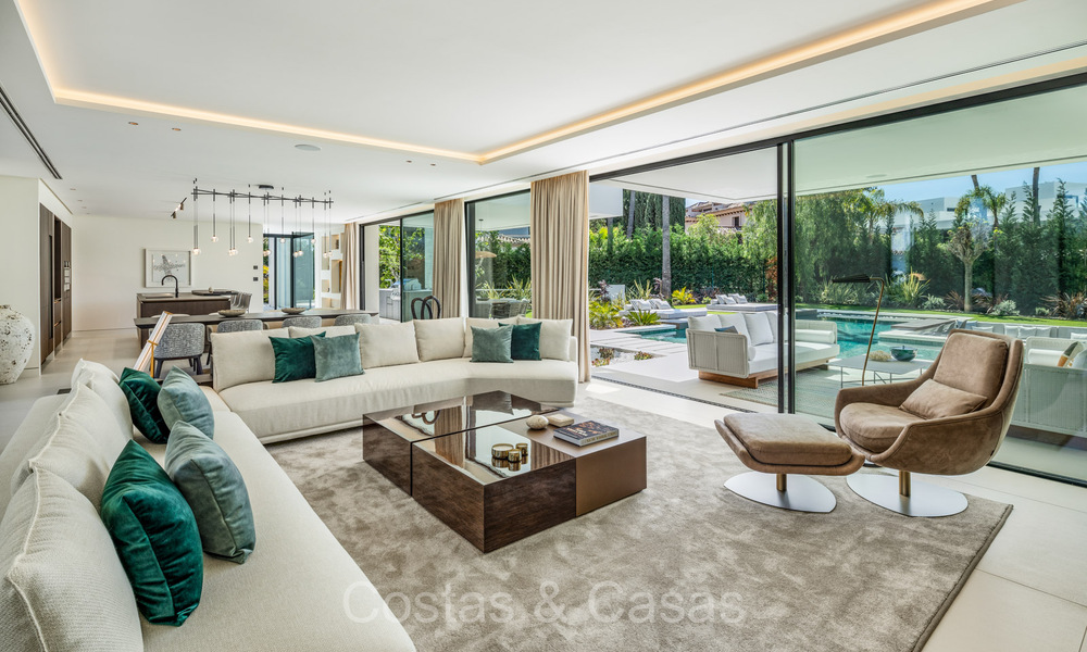 Impresionante villa de diseño contemporáneo en venta en Nueva Andalucía, Marbella 72220