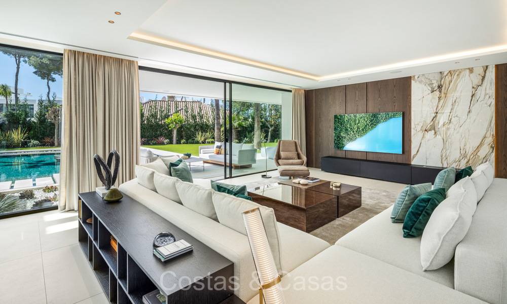 Impresionante villa de diseño contemporáneo en venta en Nueva Andalucía, Marbella 72221