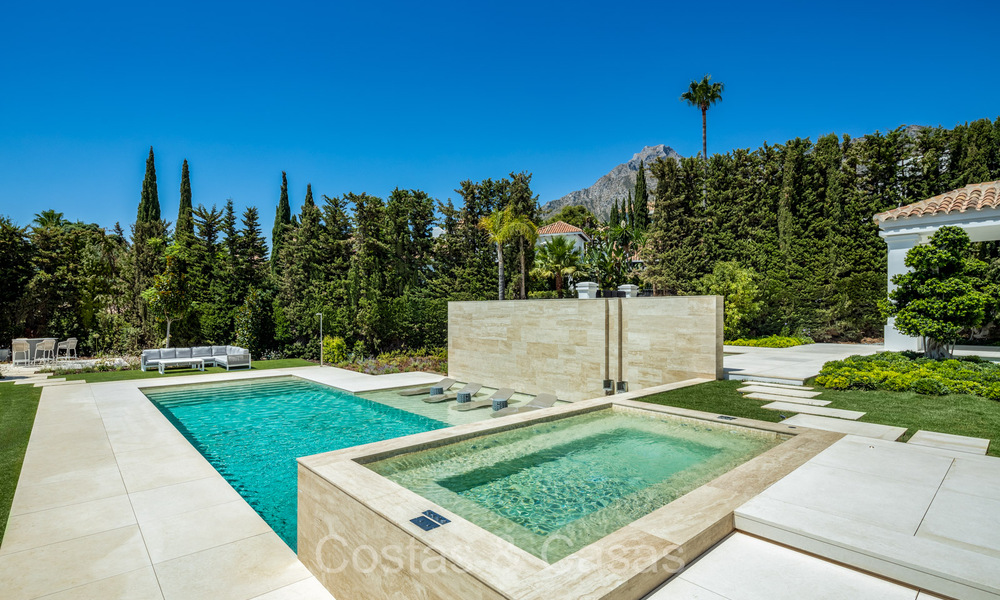 Villa de lujo con arquitectura mediterránea moderna en venta en Sierra Blanca en Marbella 72429