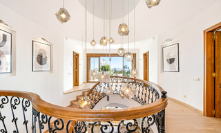 Majestuosa villa de estilo tradicional en venta, con vistas panorámicas al mar en Marbella - Benahavis 72532 