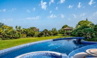 Majestuosa villa de estilo tradicional en venta, con vistas panorámicas al mar en Marbella - Benahavis 72560 