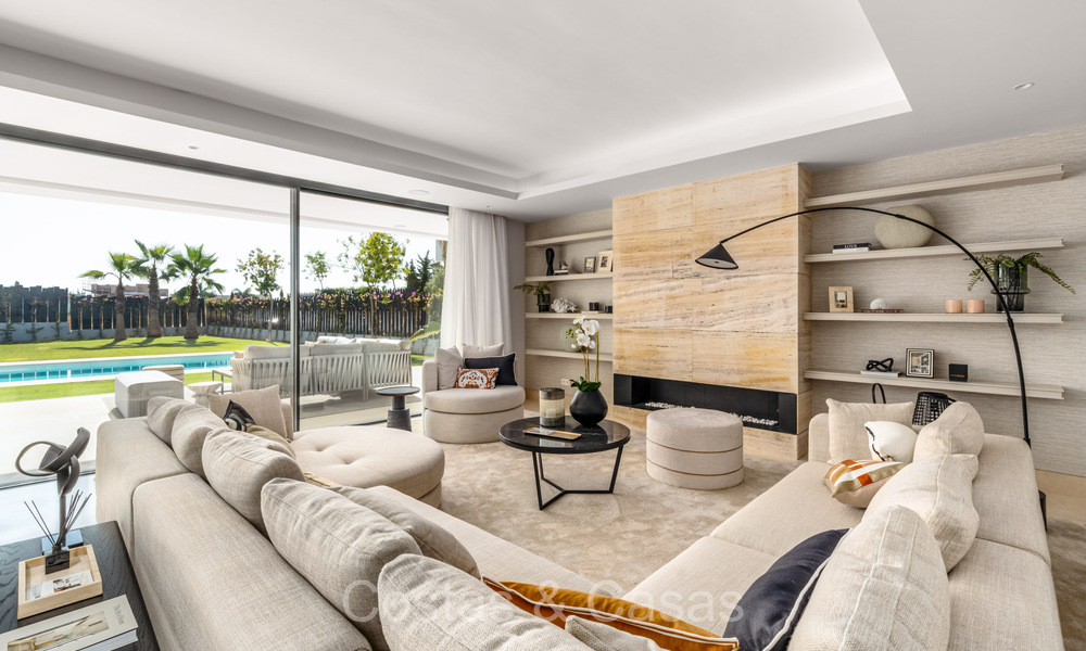 Villa de diseño sofisticado en una exclusiva comunidad cerrada en la Milla de Oro de Marbella 72582