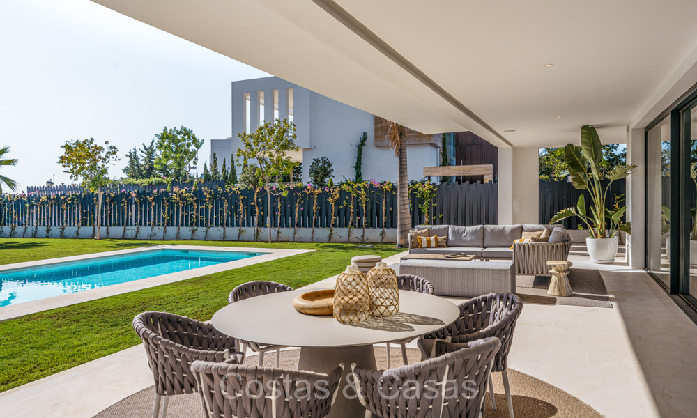 Villa de diseño sofisticado en una exclusiva comunidad cerrada en la Milla de Oro de Marbella 72583