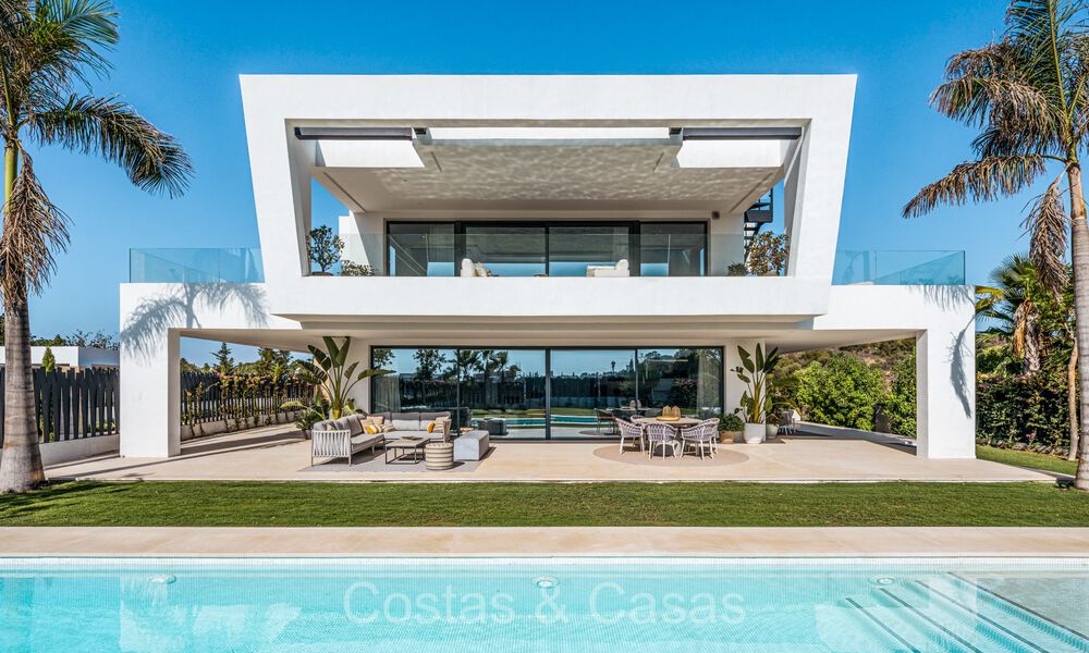 Villa de diseño sofisticado en una exclusiva comunidad cerrada en la Milla de Oro de Marbella 72584