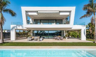 Villa de diseño sofisticado en una exclusiva comunidad cerrada en la Milla de Oro de Marbella 72584 