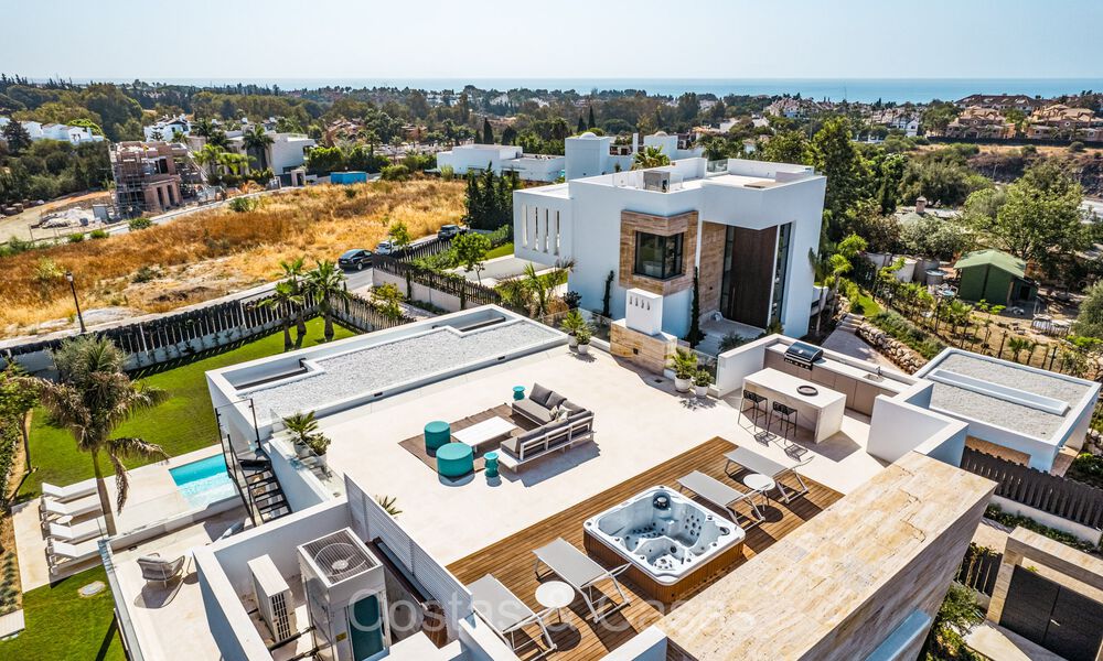 Villa de diseño sofisticado en una exclusiva comunidad cerrada en la Milla de Oro de Marbella 72590