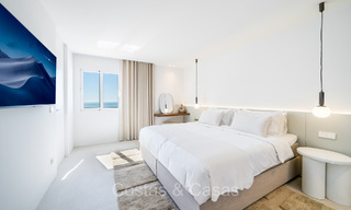 Precioso apartamento reformado con amplia terraza en venta con preciosas vistas en el puerto de Puerto Banús, Marbella 72602 