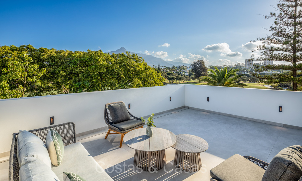 Villa boutique de arquitectura en venta, primera línea de golf Las Brisas en Nueva Andalucía, Marbella 72638