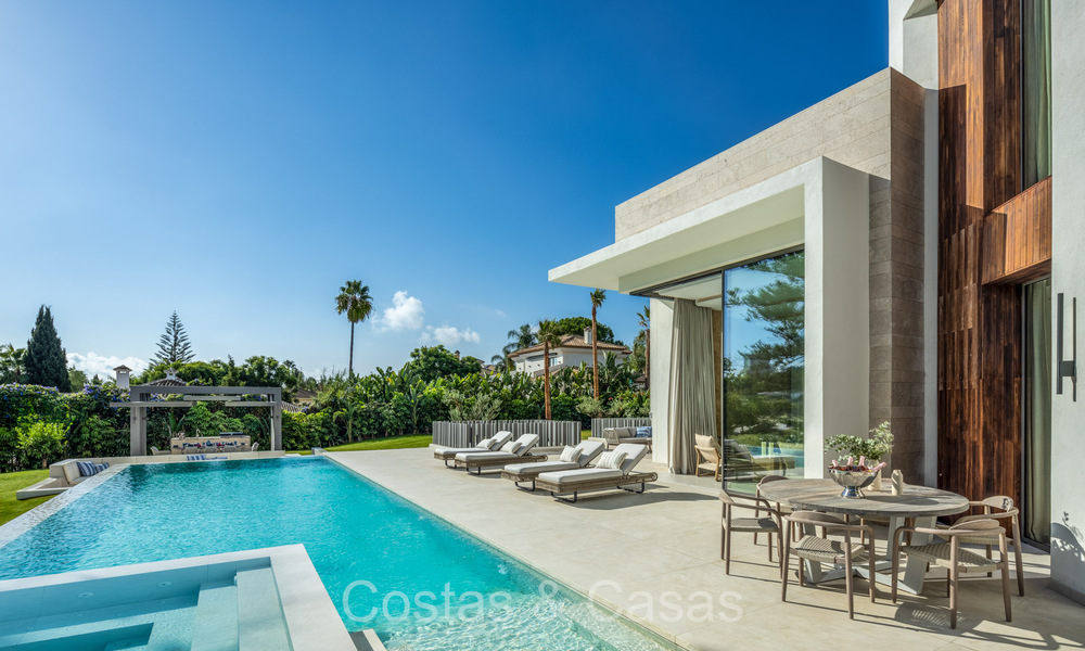 Villa boutique de arquitectura en venta, primera línea de golf Las Brisas en Nueva Andalucía, Marbella 72645