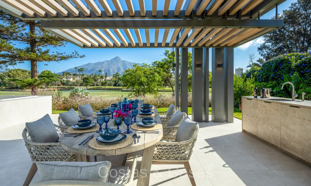 Villa boutique de arquitectura en venta, primera línea de golf Las Brisas en Nueva Andalucía, Marbella 72648