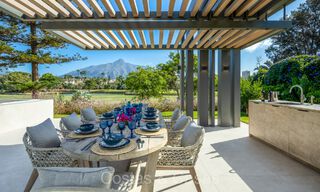 Villa boutique de arquitectura en venta, primera línea de golf Las Brisas en Nueva Andalucía, Marbella 72648 