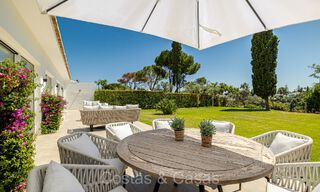 Villa mediterránea de una sola planta en venta junto al campo de golf Aloha en Nueva Andalucía, Marbella 72818 