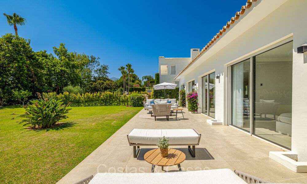 Villa mediterránea de una sola planta en venta junto al campo de golf Aloha en Nueva Andalucía, Marbella 72854