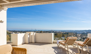 Lujoso apartamento en venta con vistas panorámicas al mar en un complejo boutique en Nueva Andalucía, Marbella 72907 