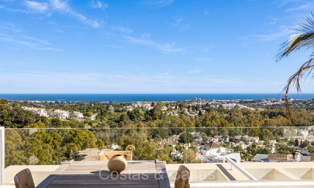 Lujoso apartamento en venta con vistas panorámicas al mar en un complejo boutique en Nueva Andalucía, Marbella 72917