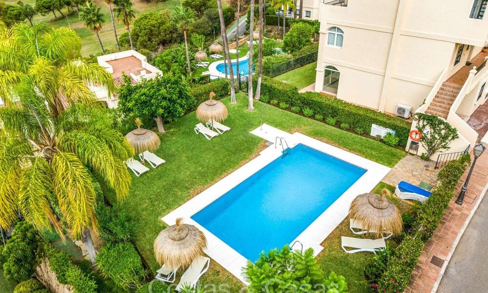 Casa lista para entrar a vivir con un amplio solárium en venta en una comunidad cerrada en La Quinta, Benahavis - Marbella 72980