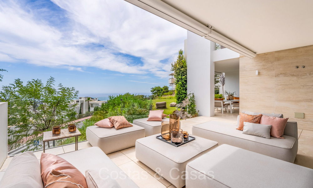 Listo para entrar a vivir, apartamento modernista con jardín y vistas al mar en venta, a poca distancia en coche del centro de Marbella 72887