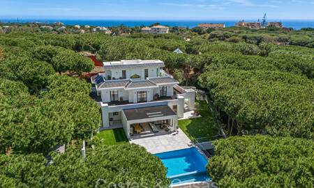 Amplia villa de lujo en venta rodeada de exuberante vegetación al este del centro de Marbella 73061