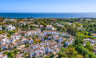 Prestigiosa casa adosada en venta en una exclusiva urbanización 'estilo pueblo' en la Milla de Oro de Marbella 73200 