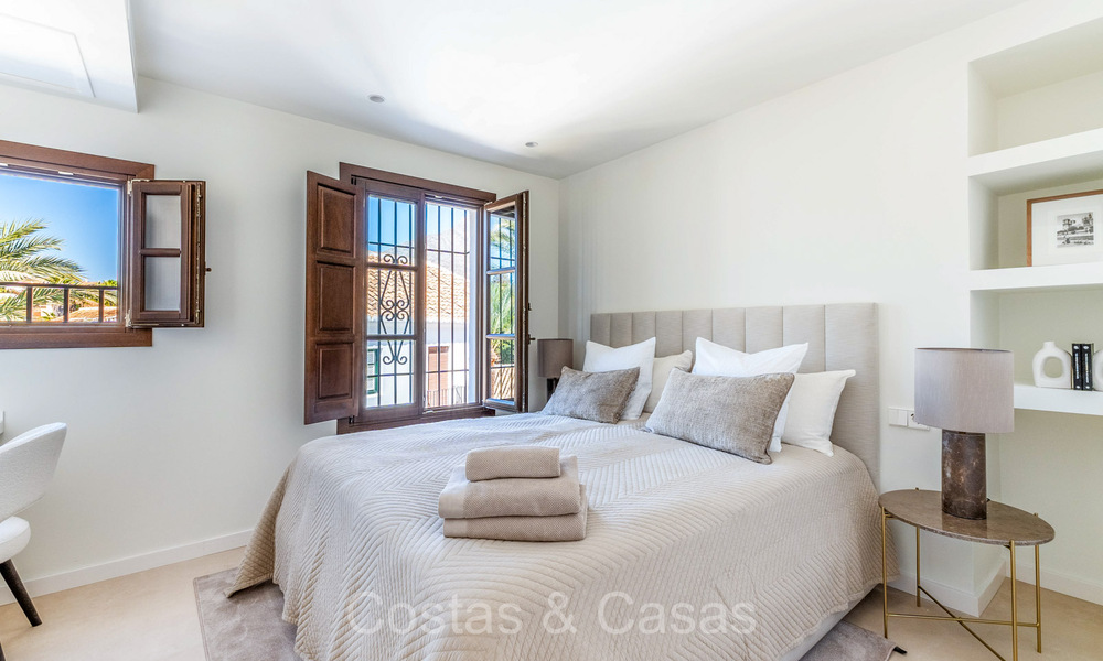 Prestigiosa casa adosada en venta en una exclusiva urbanización 'estilo pueblo' en la Milla de Oro de Marbella 73205