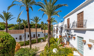 Prestigiosa casa adosada en venta en una exclusiva urbanización 'estilo pueblo' en la Milla de Oro de Marbella 73207 