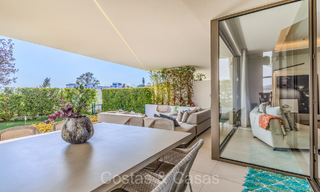 Casa de lujo sofisticada y minimalista en venta en un prestigioso complejo en Nueva Andalucía, Marbella 73151 