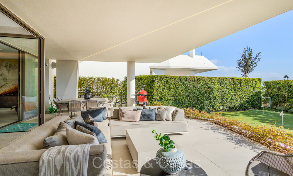 Casa de lujo sofisticada y minimalista en venta en un prestigioso complejo en Nueva Andalucía, Marbella 73152