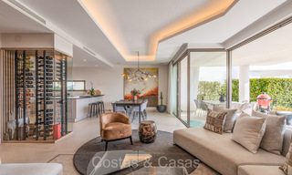 Casa de lujo sofisticada y minimalista en venta en un prestigioso complejo en Nueva Andalucía, Marbella 73158 