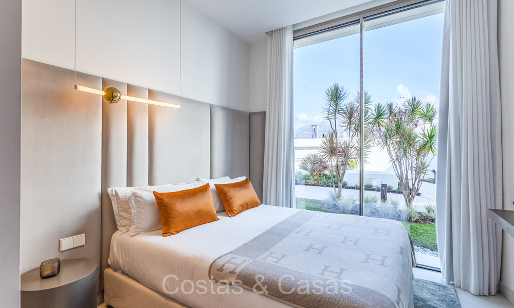 Casa de lujo sofisticada y minimalista en venta en un prestigioso complejo en Nueva Andalucía, Marbella 73162