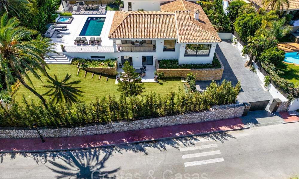 Sofisticada villa de lujo con un estilo arquitectónico mediterráneo moderno en venta en Nueva Andalucía, Marbella 73218