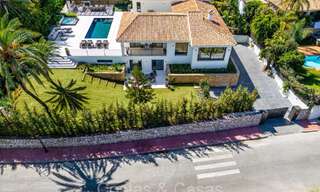 Sofisticada villa de lujo con un estilo arquitectónico mediterráneo moderno en venta en Nueva Andalucía, Marbella 73218 