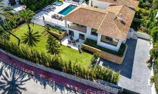 Sofisticada villa de lujo con un estilo arquitectónico mediterráneo moderno en venta en Nueva Andalucía, Marbella 73219 