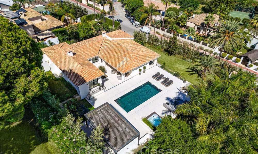 Sofisticada villa de lujo con un estilo arquitectónico mediterráneo moderno en venta en Nueva Andalucía, Marbella 73220