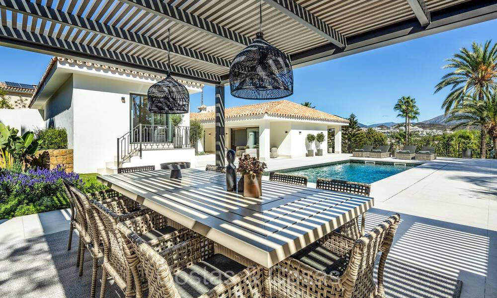 Sofisticada villa de lujo con un estilo arquitectónico mediterráneo moderno en venta en Nueva Andalucía, Marbella 73251