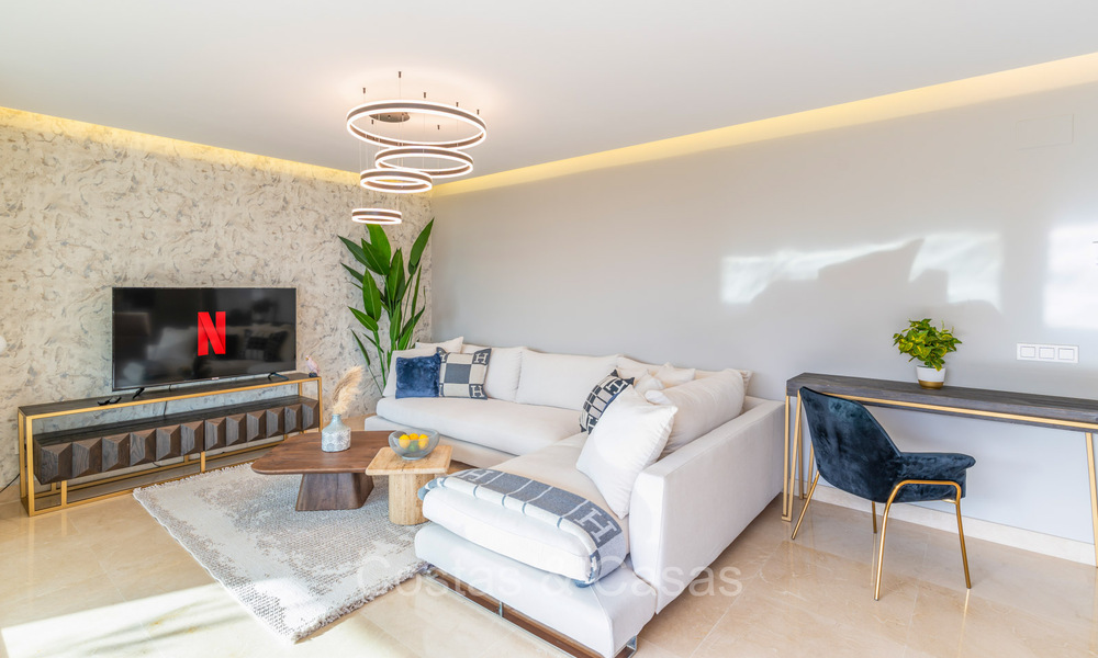 Listo para entrar a vivir, moderno apartamento de lujo en venta en excelente Benahavis - Marbella 73362