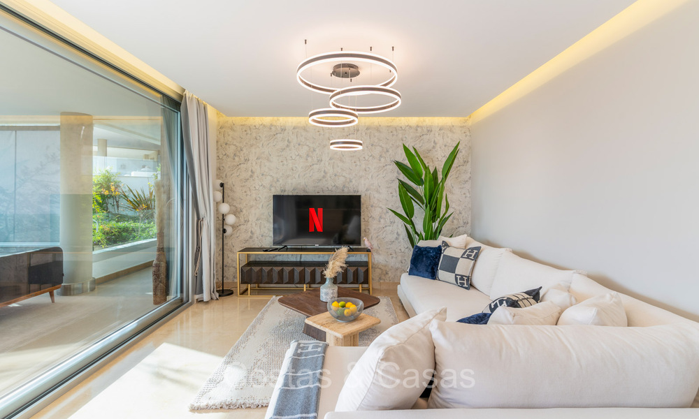 Listo para entrar a vivir, moderno apartamento de lujo en venta en excelente Benahavis - Marbella 73363