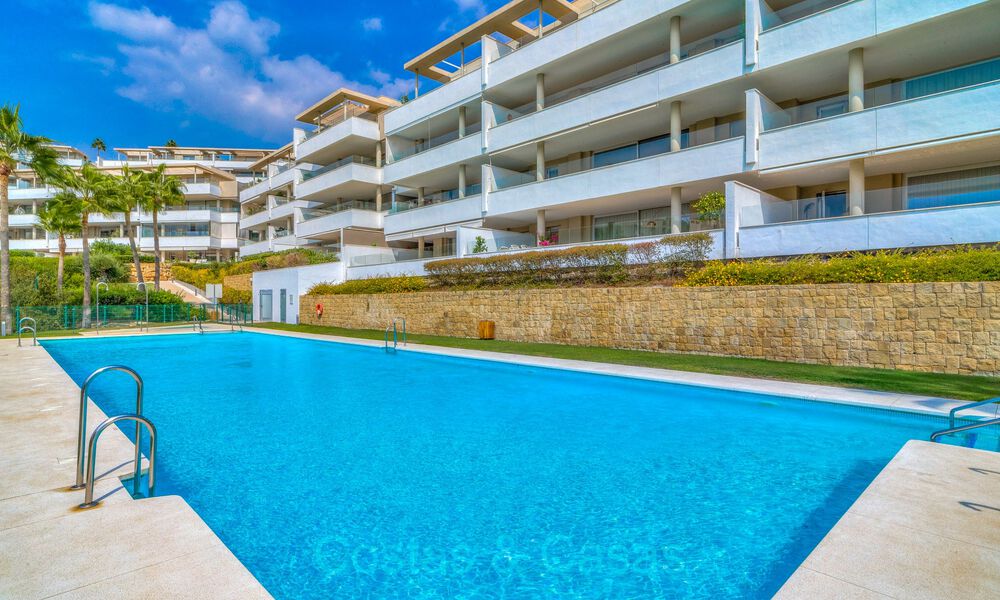 Listo para entrar a vivir, moderno apartamento de lujo en venta en excelente Benahavis - Marbella 73406